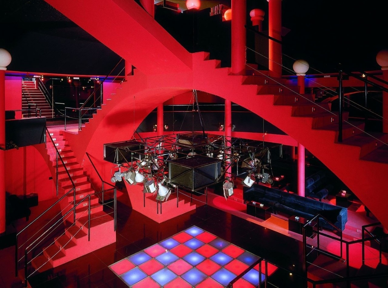 The anti-design of Italian club culture: the discotheques by